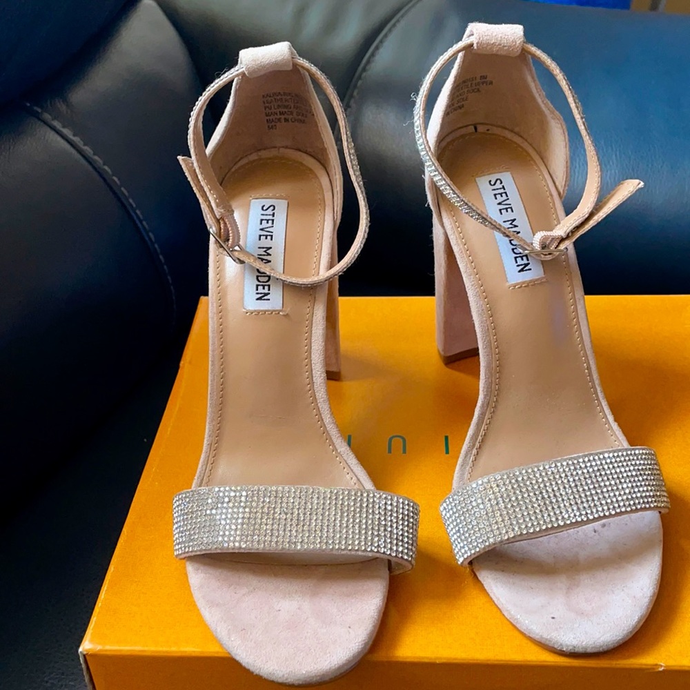 Steve Madden Nude suede ankle strap sandal